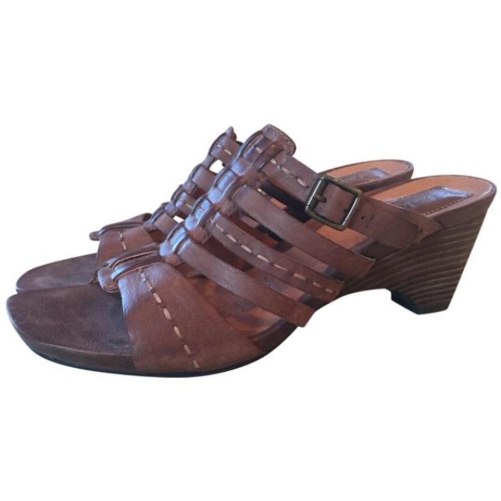 Clarks Brown Artisan Collection size 9